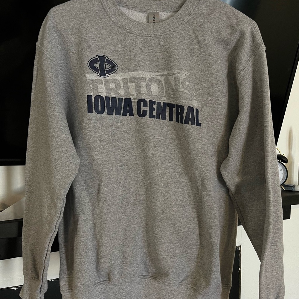 Iowa Central Tritons Gray Sweater Size Medium